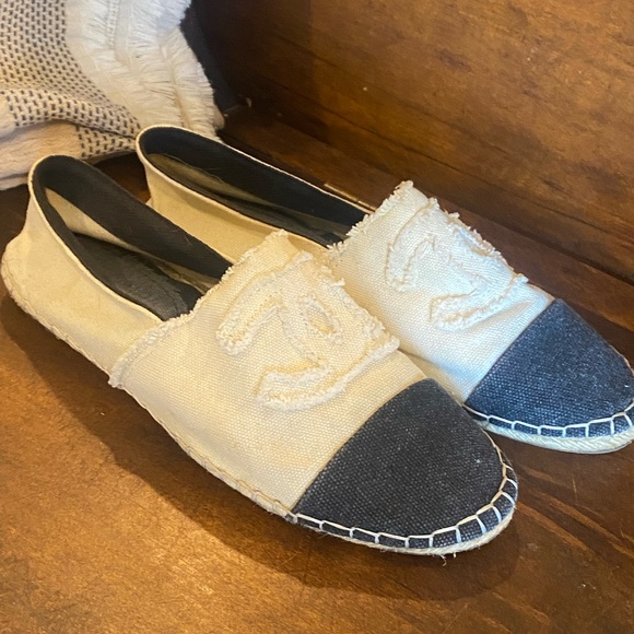 Authentic Chanel Espadrilles - Picture 4 of 11